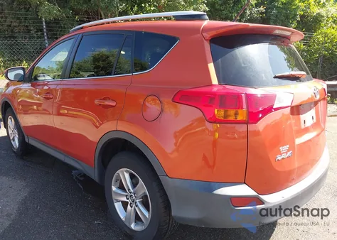 2015 Toyota Rav4 Xle z USA, uszkodzony, nr VIN JTMRFREVXFJ046257